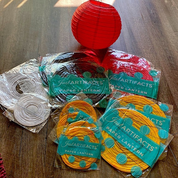 Hanging Paper Laterns - Picture 1 of 8